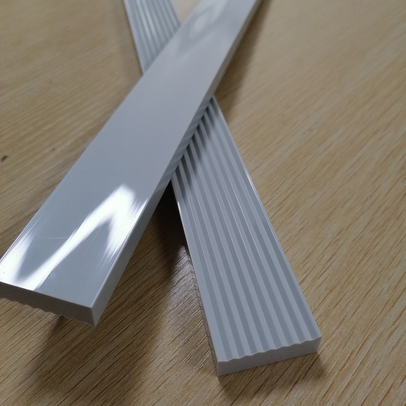 Testreszabott műanyag profilok fényes felületkezeléssel PVC extrudálási profilú sík szalag